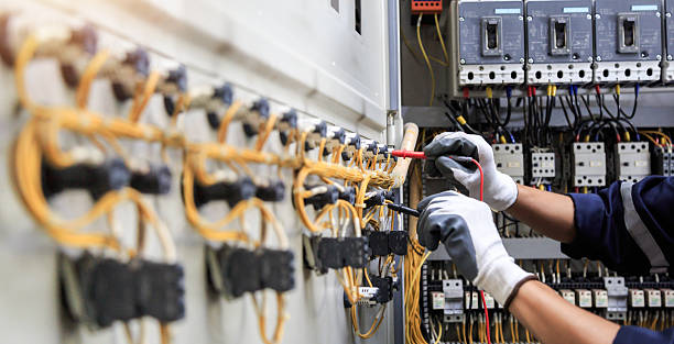 Professional Electrician technician working in Woodbury, NY